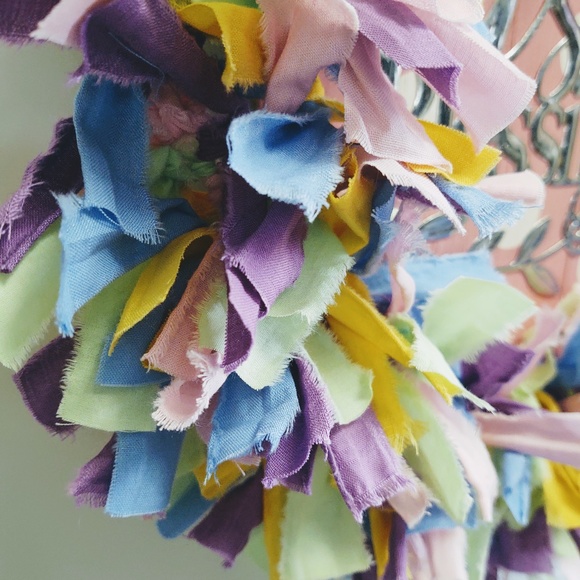 HANDCRAFTED DECOR EASTER BLESSINGS WHITE BUNNY PASTEL FABRIC RAG WREATH 18" - Picture 4 of 9